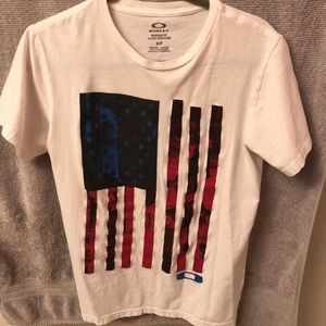 Small white Oakley Americana T-shirt